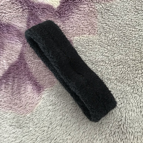 Nike Swoosh Headband - Picture 4 of 4